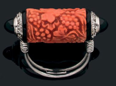 Bijou Art Déco Bague platine, corail, onyx, diamants, Cartier