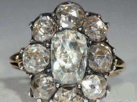 Bijou du XVIIIème Bague marguerite ou Pompadour, diamants, or, argent Bijou du XVIIIème Bague marguerite ou Pompadour, diamants, or, argent