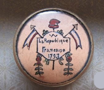 Bijou de la Révolution Bouton émail sur métal Bijou de la Révolution Bouton émail sur métal