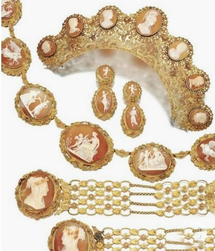 Bijou du XIX Parure Empire, or, camée coquillage Bijou du XIX Parure Empire, or, camée coquillage
