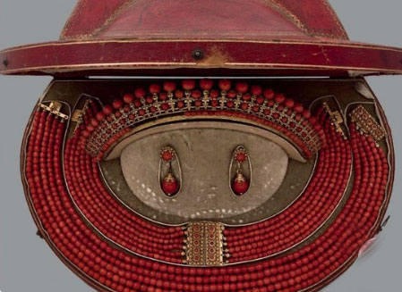 Bijou du XIX Parure corail, or Bijou du XIX Parure corail, or