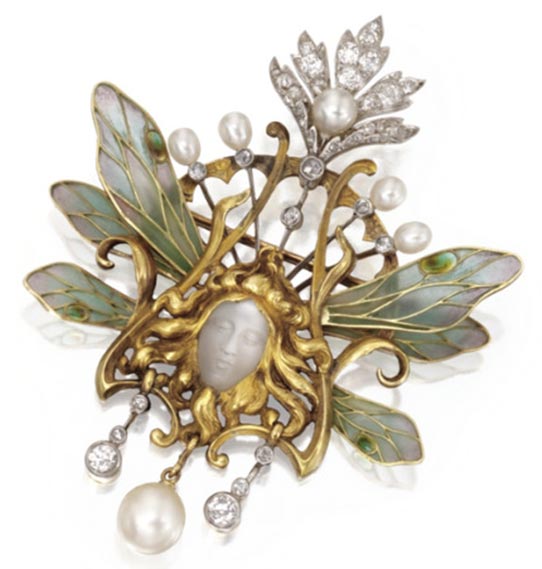 Bijou Art Nouveau Broche Pierres de lune, perles fines, émail plique-à-jour, diamants, or, argent, Louis Aucoc Bijou Art Nouveau Broche Pierres de lune, perles fines, émail plique-à-jour, diamants, or, argent, Louis Aucoc